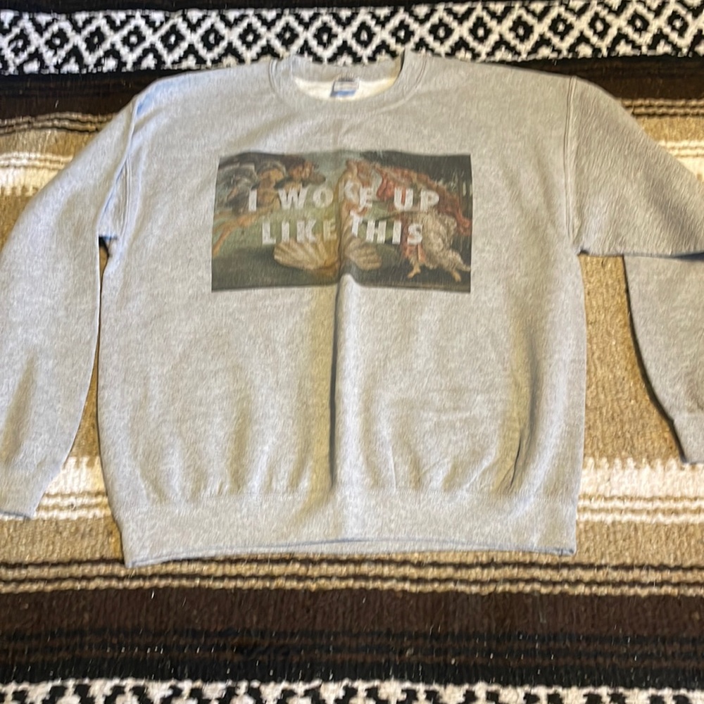 Gildan grey crew neck sweatshirt